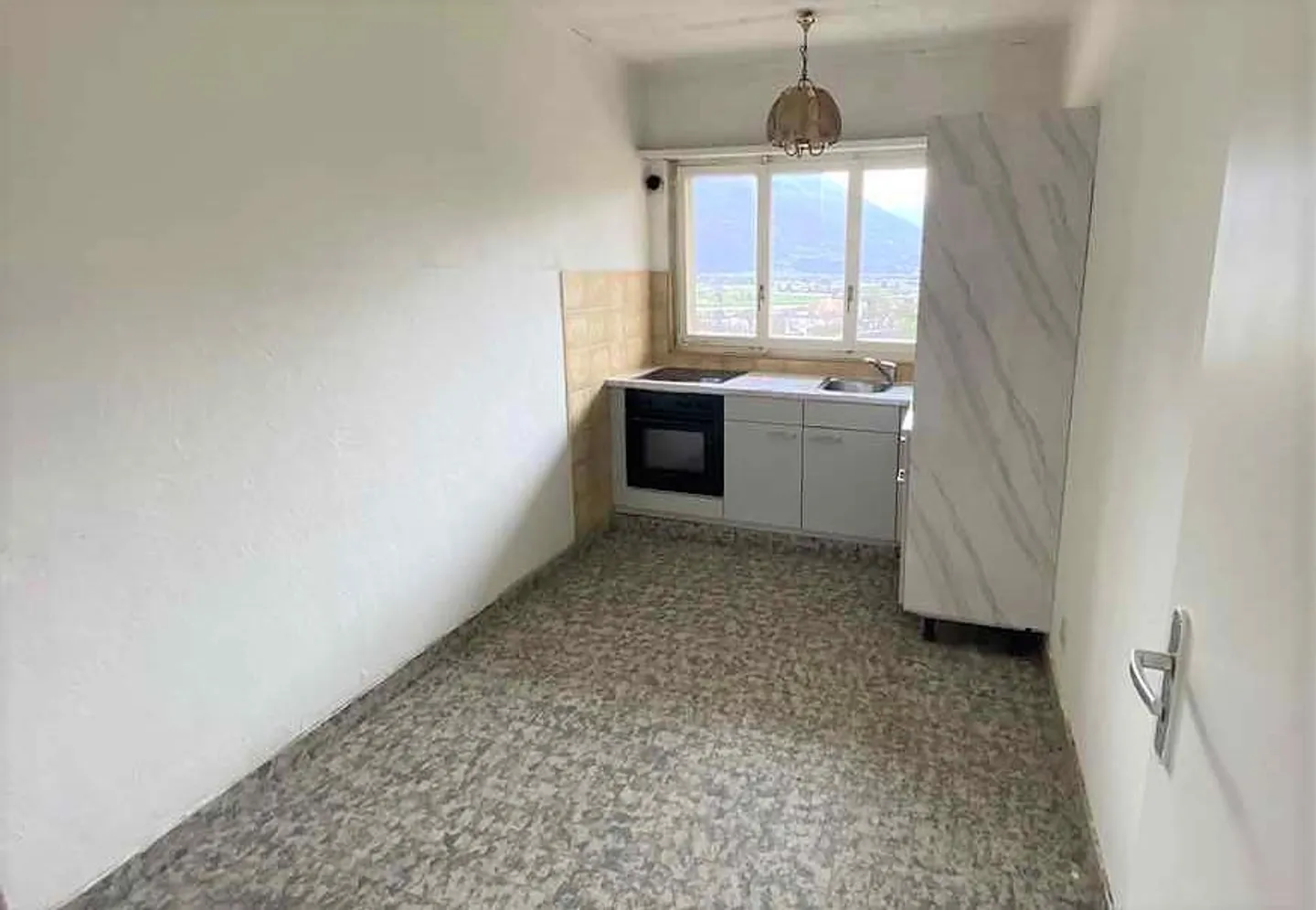 Sonnige Wohnung mit Balkon - Foto 6 von 13