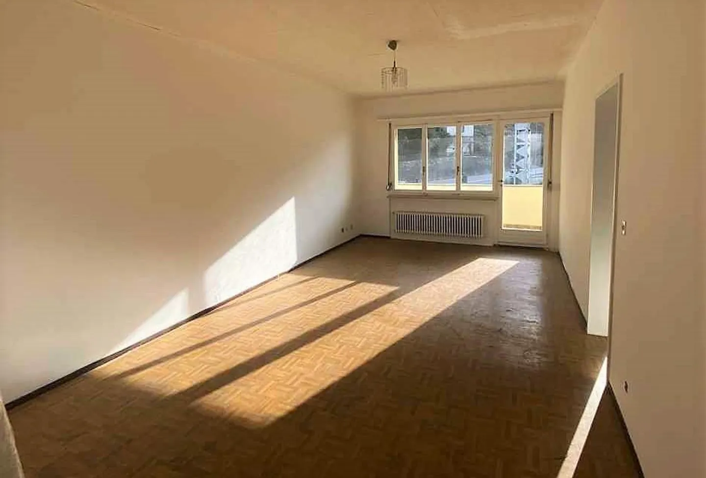 Sonnige Wohnung mit Balkon - Foto 3 von 13