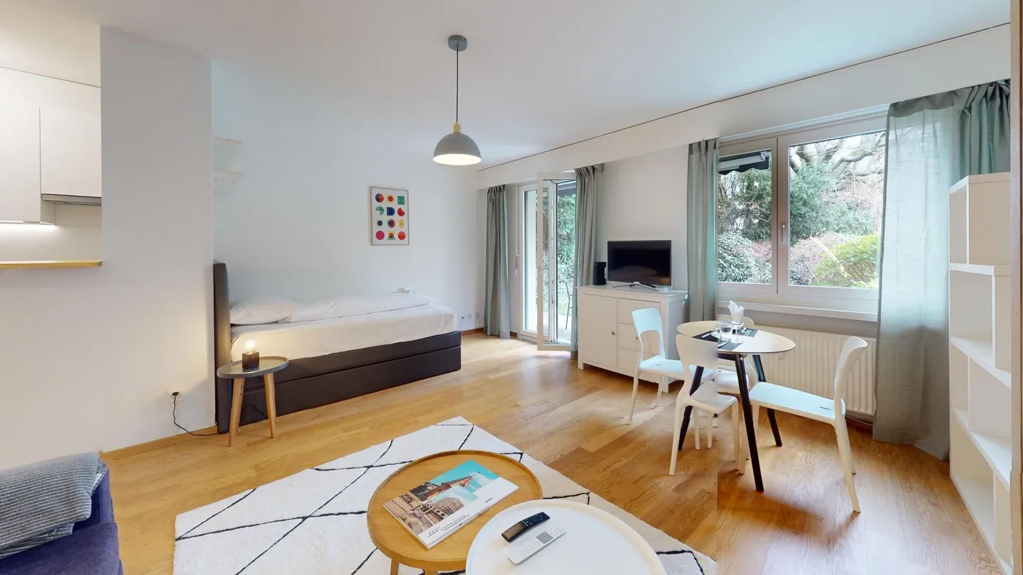 Unique Serviced Living @ Airport Line - Photo 5 of 9