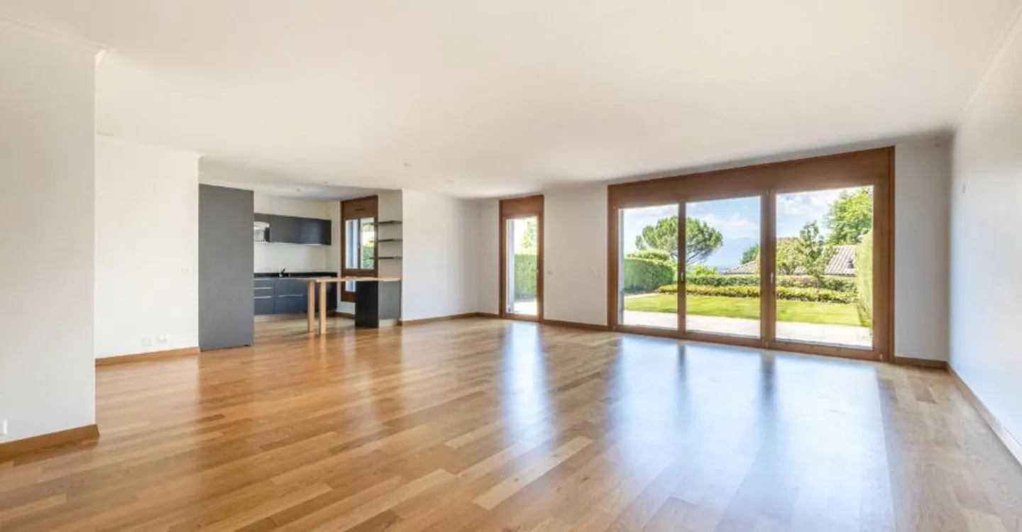 Charmant Appartement avec Jardin à Vésenaz - Photo 2 sur 6