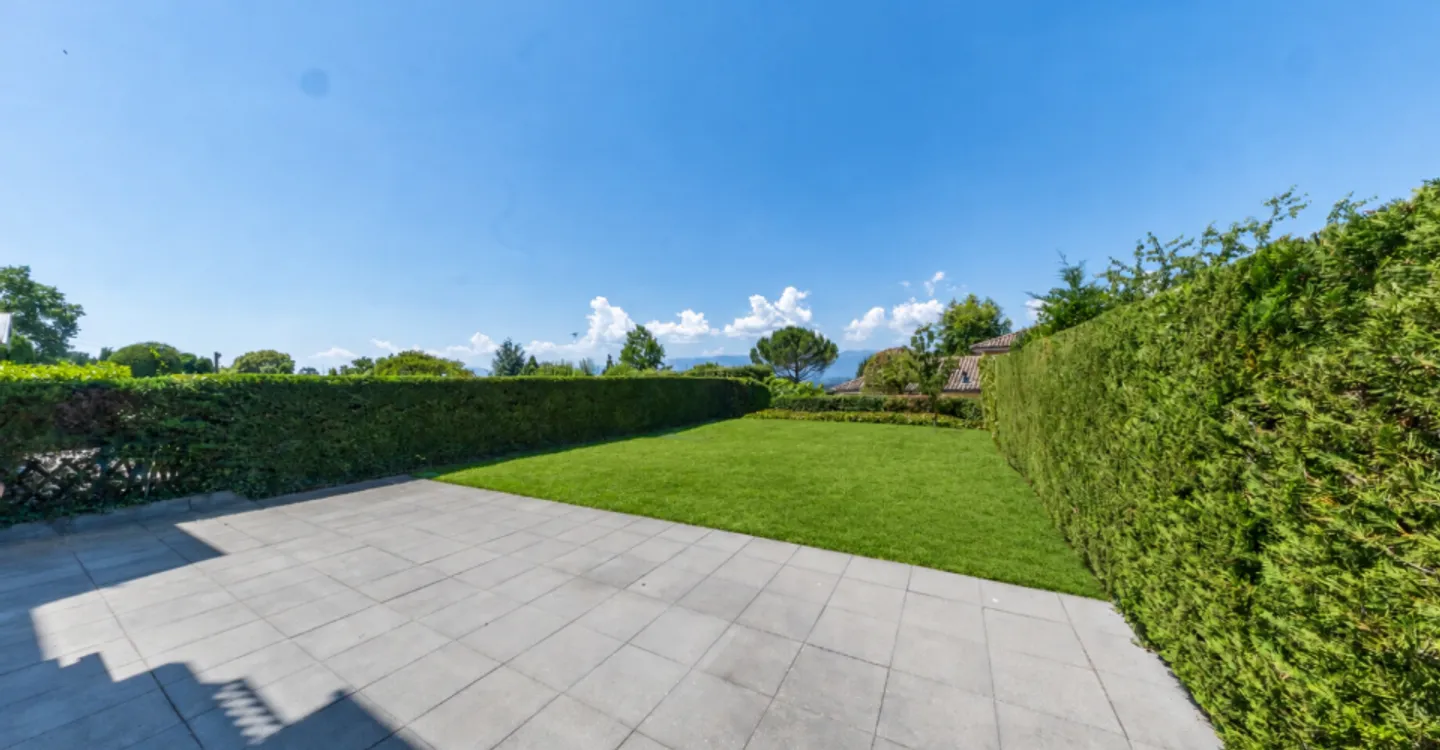 Charmant Appartement avec Jardin à Vésenaz - Photo 3 sur 6