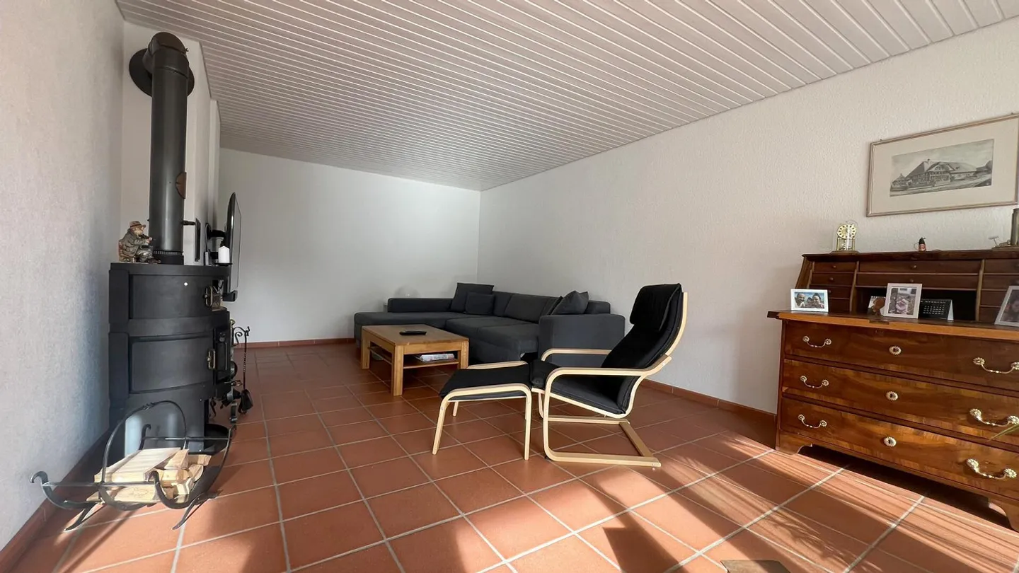 Well-maintained 4-room apartment with two balconies - attractive home - Photo 2 of 6