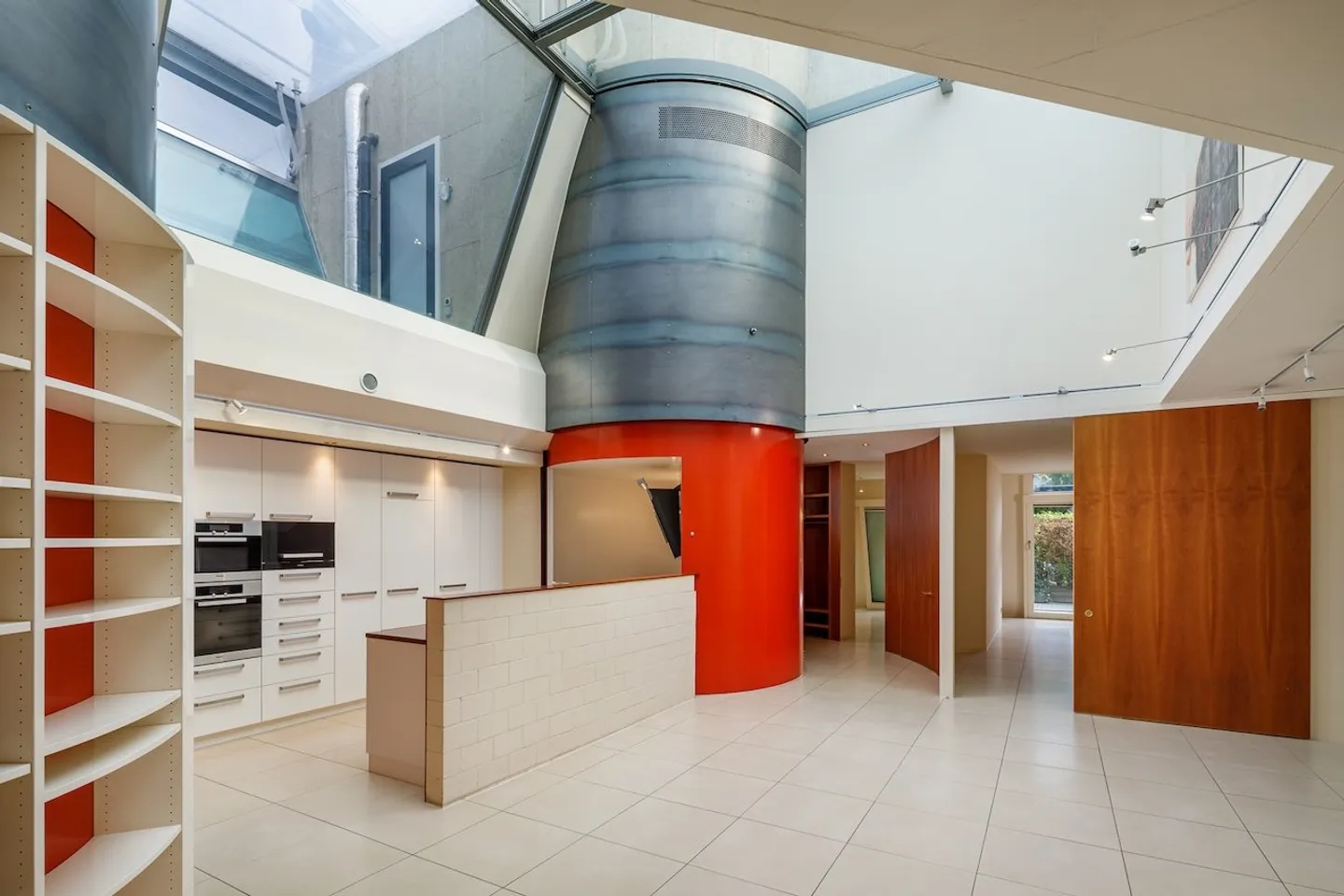 Large, modern 6.5 room apartment - Photo 1 of 14