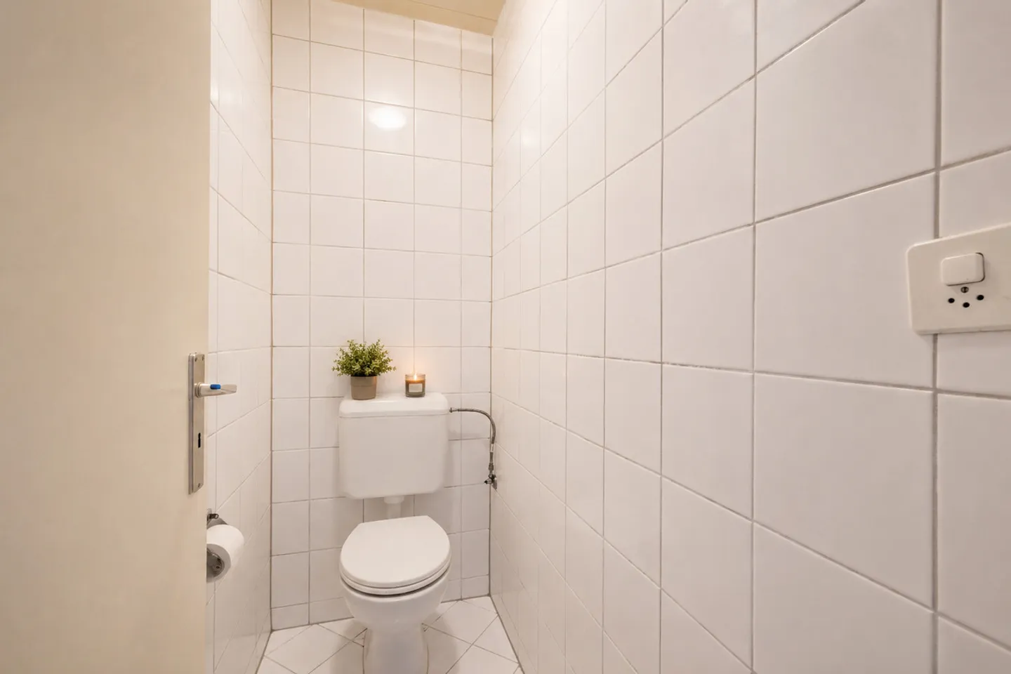 Investment Apartment with Terrace - Photo 5 of 6