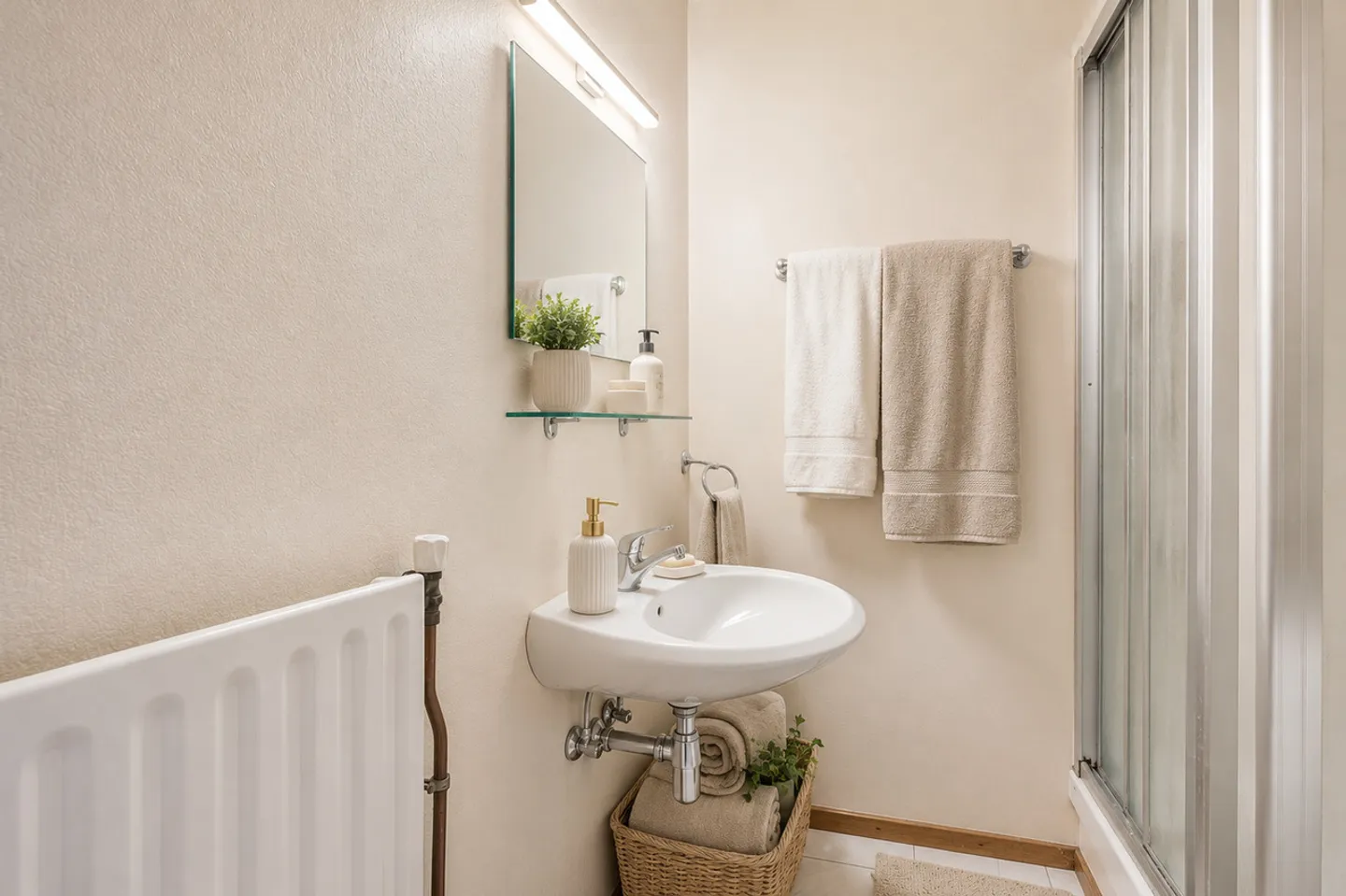 Investment Apartment with Terrace - Photo 4 of 6