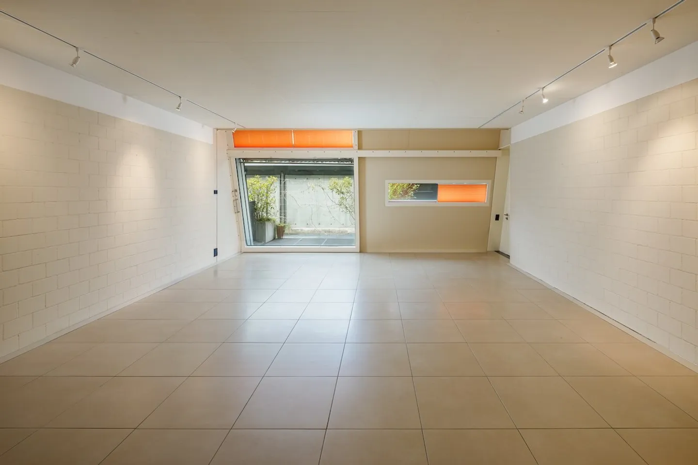 Large, modern 6.5 room apartment - Photo 9 of 14