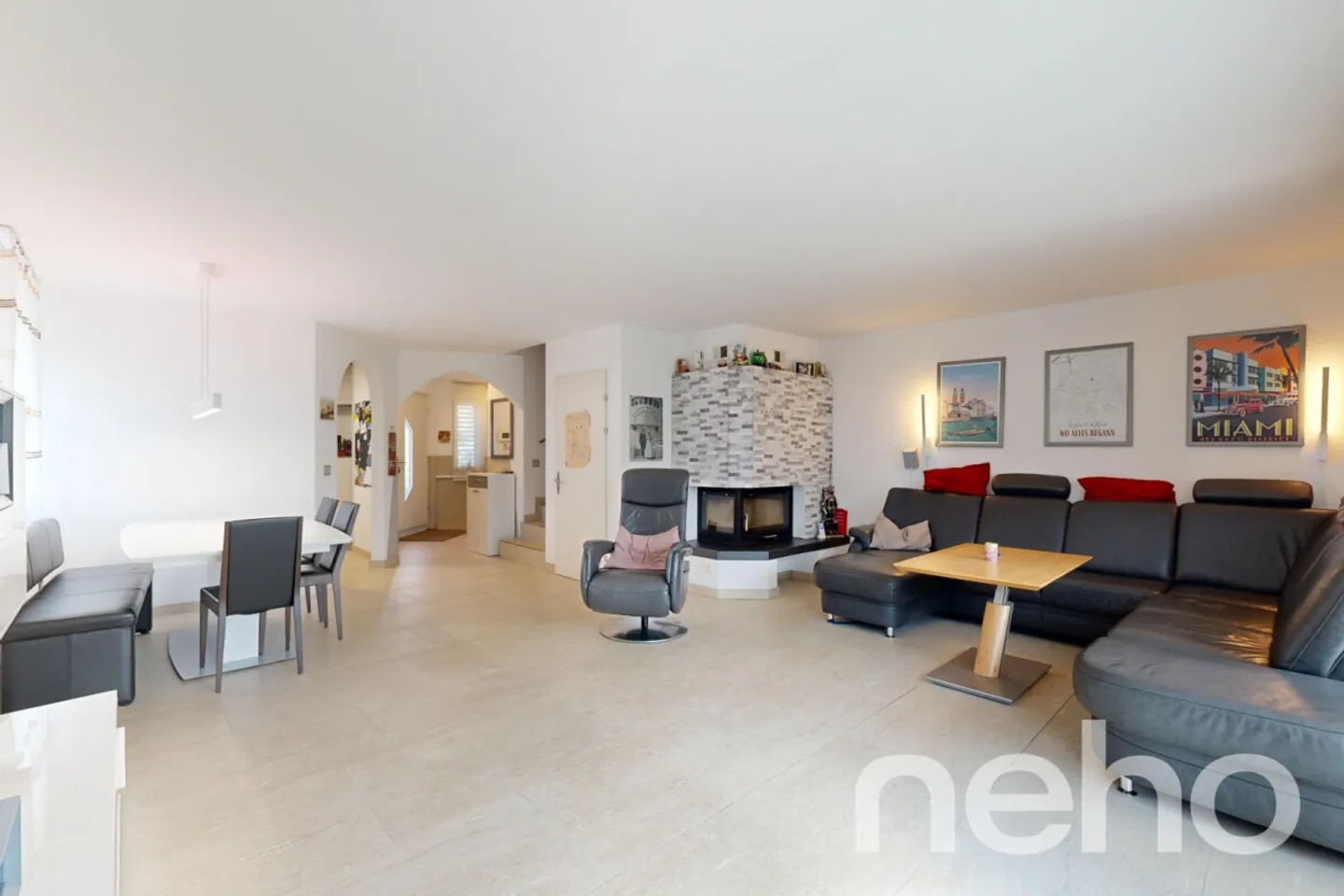 Perfetto per le famiglie! Questa casa moderna cerca nuovi proprietari - Foto 1 di 13