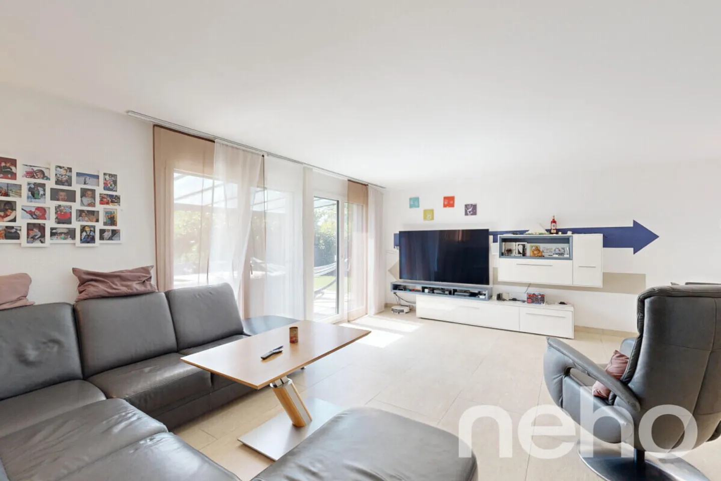 Perfetto per le famiglie! Questa casa moderna cerca nuovi proprietari - Foto 2 di 13