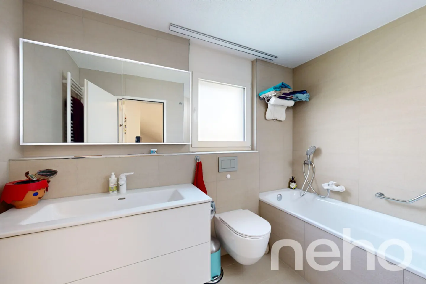 Perfetto per le famiglie! Questa casa moderna cerca nuovi proprietari - Foto 12 di 13