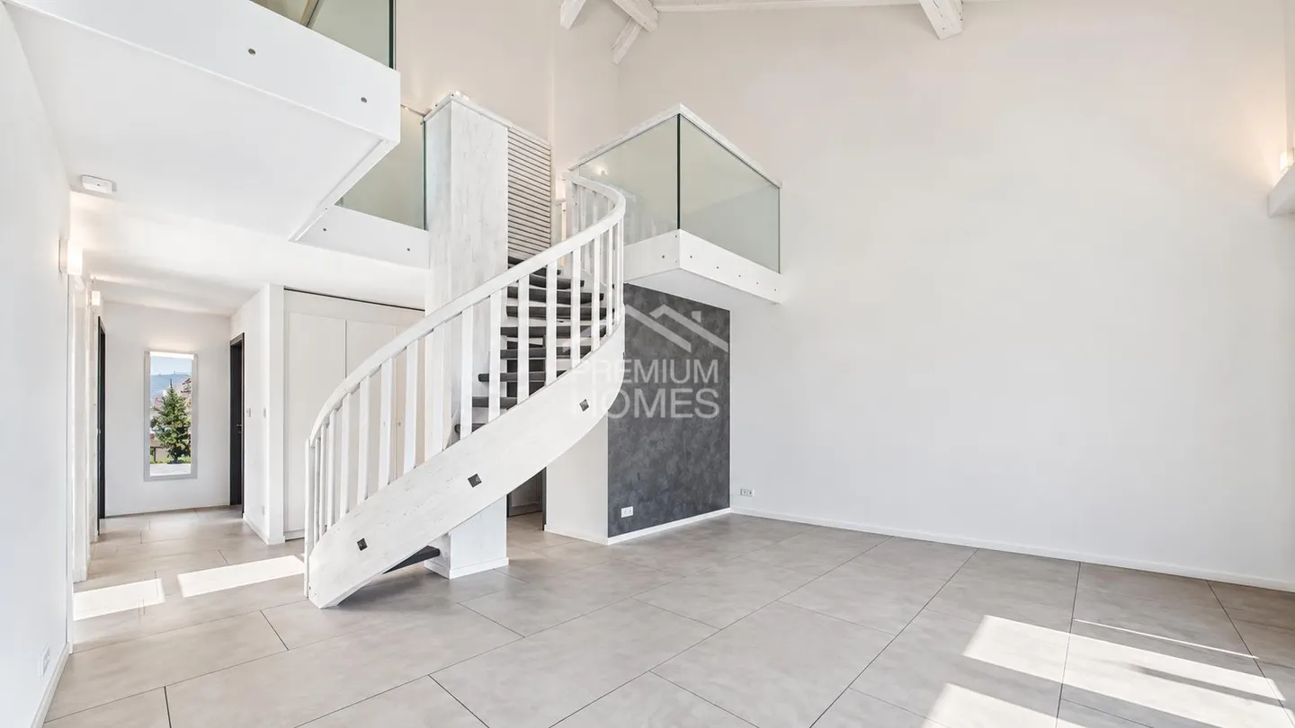 Moderne Familienwohnung mit Galerie - Foto 2 von 13