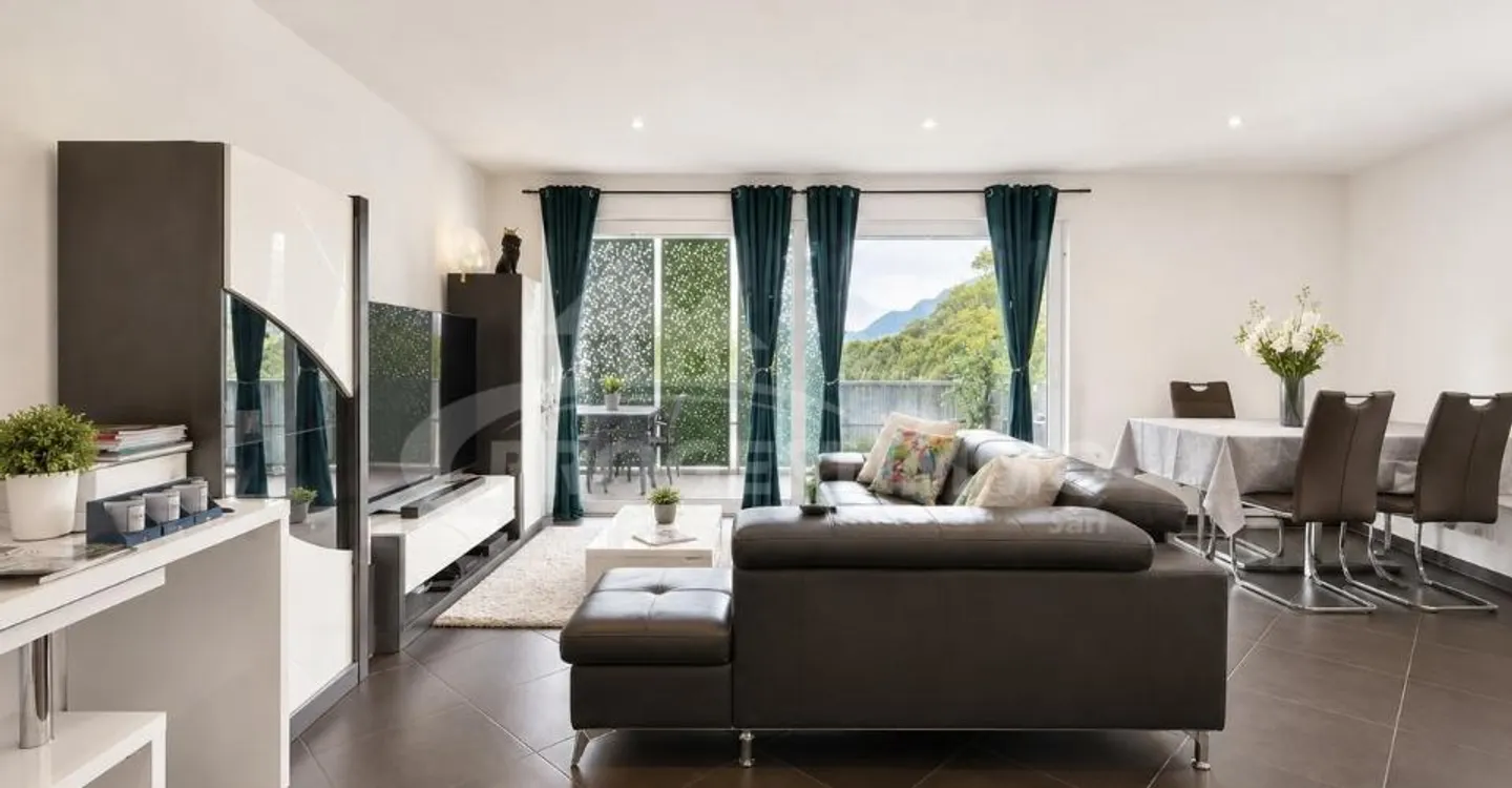 GERÄUMIGE 4-ZIMMER-WOHNUNG MIT GROSSEM BALKON - Foto 1 von 7