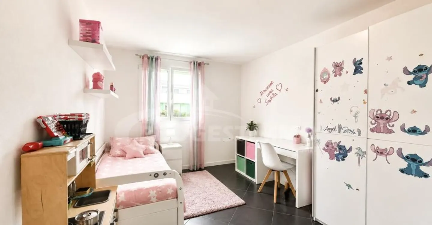 GERÄUMIGE 4-ZIMMER-WOHNUNG MIT GROSSEM BALKON - Foto 4 von 7