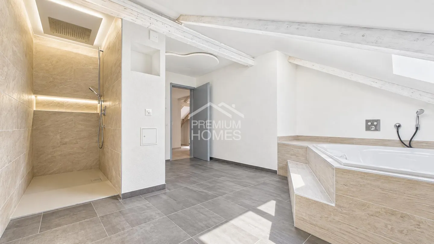 Moderne Familienwohnung mit Galerie - Foto 9 von 13