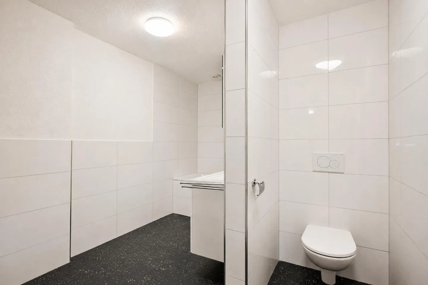 Charming 3.5-room attic apartment with balcony in Bad Zurzach - Photo 11 of 14