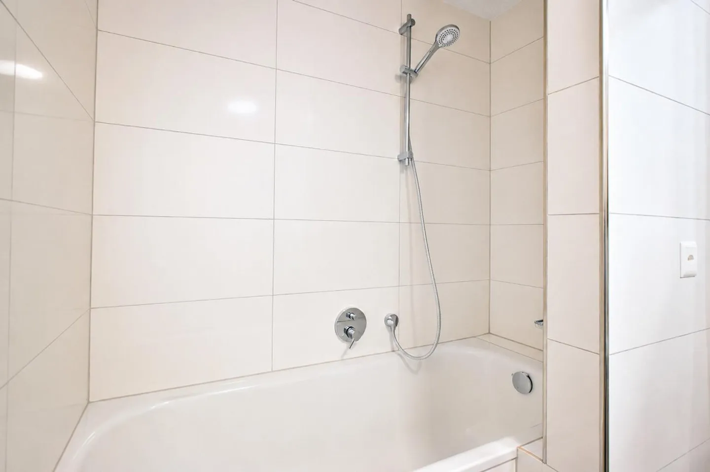 Charming 3.5-room attic apartment with balcony in Bad Zurzach - Photo 12 of 14