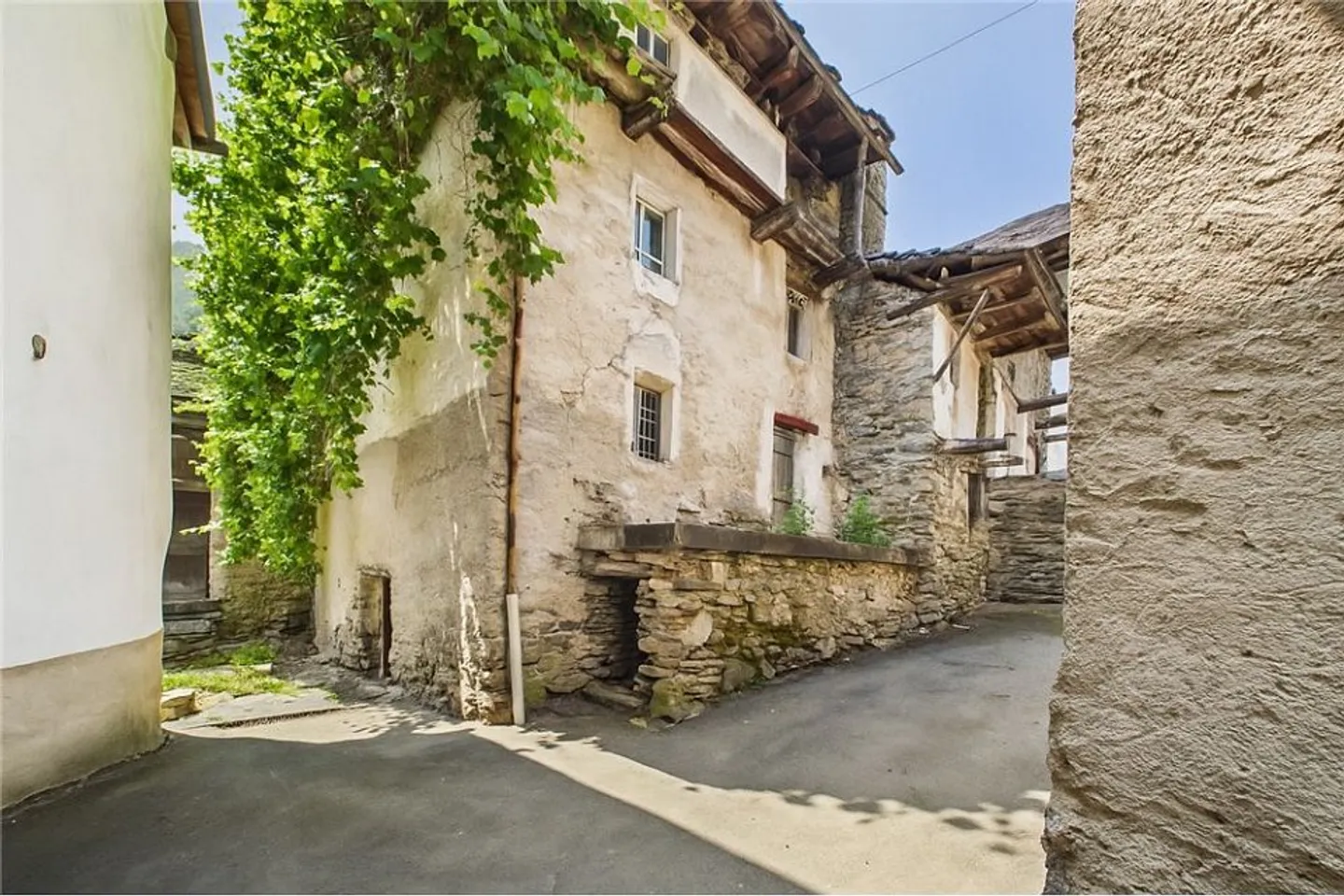 Stein für Stein für ein Traumhaus - Rustikal zur totalen Renovierung - Foto 1 von 2