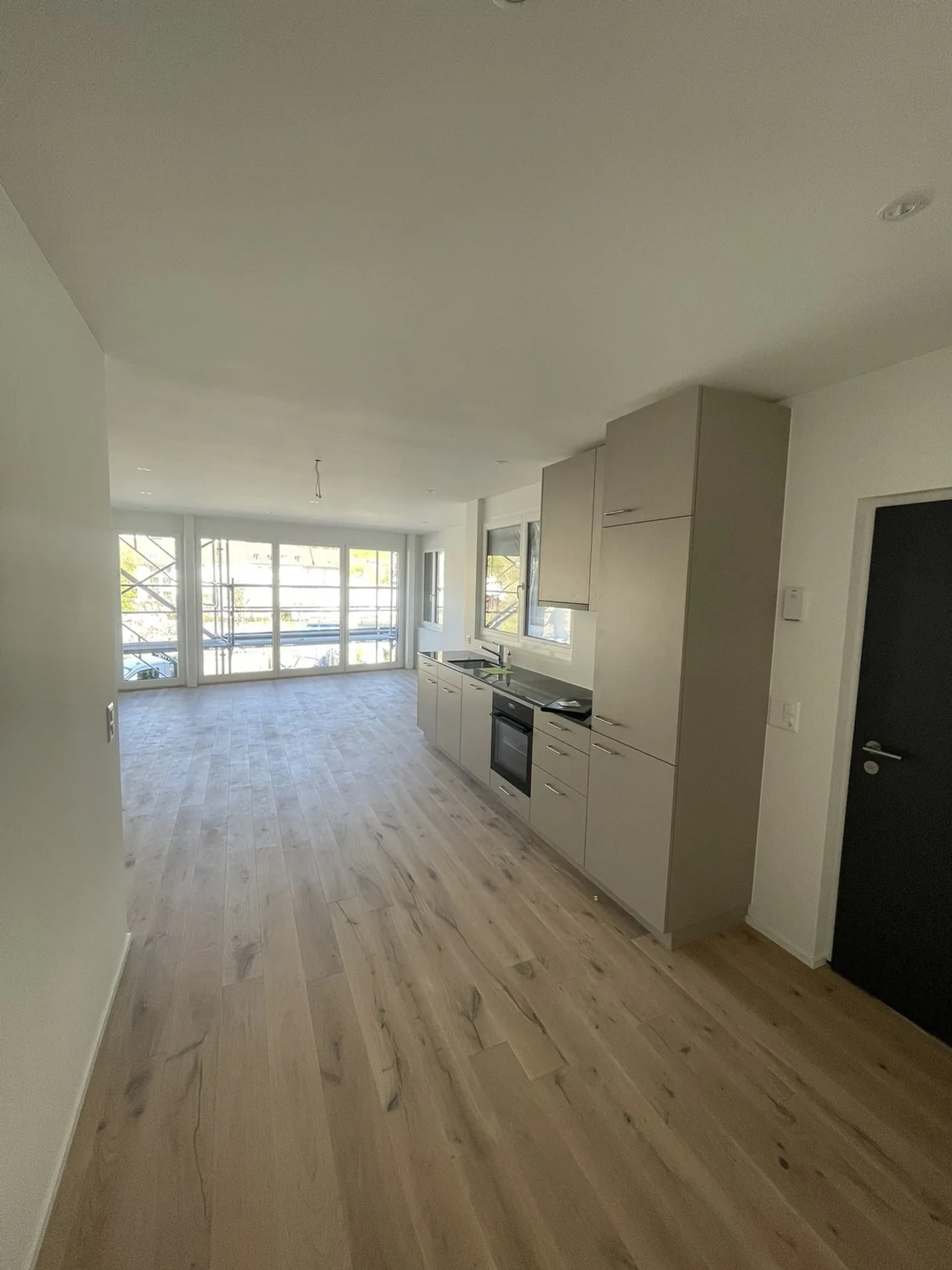 Appartement pratique de 3,5 pièces dans la vieille ville de Klingnau ! - Photo 2 sur 10