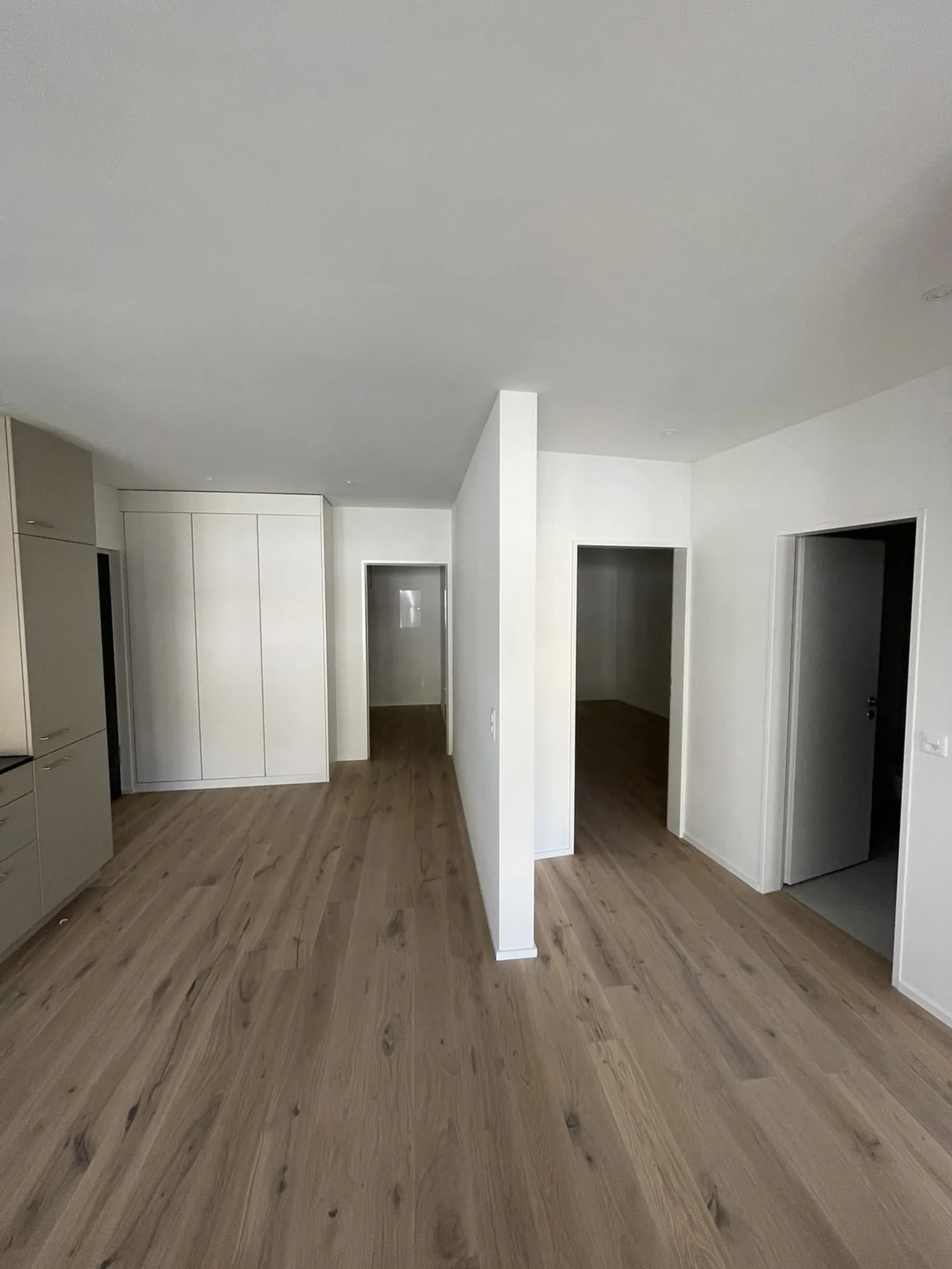 Appartement pratique de 3,5 pièces dans la vieille ville de Klingnau ! - Photo 3 sur 10