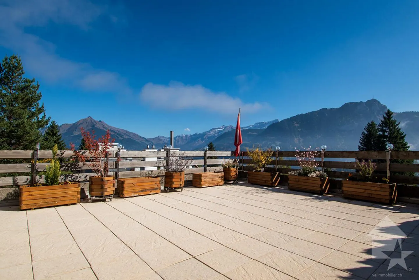 Appartement Charmant avec Grande Terrasse - Photo 1 sur 9