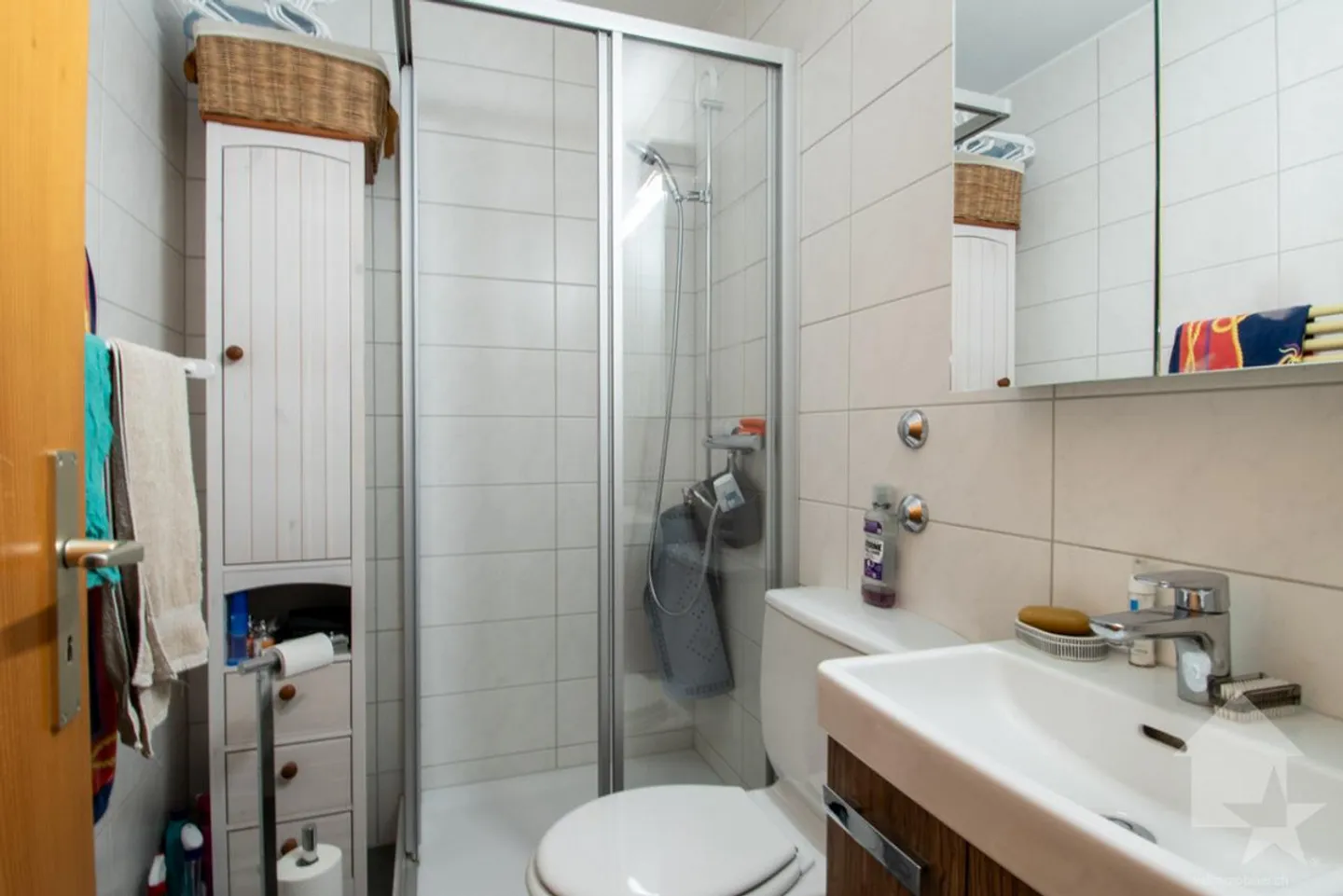 Appartement Charmant avec Grande Terrasse - Photo 8 sur 9