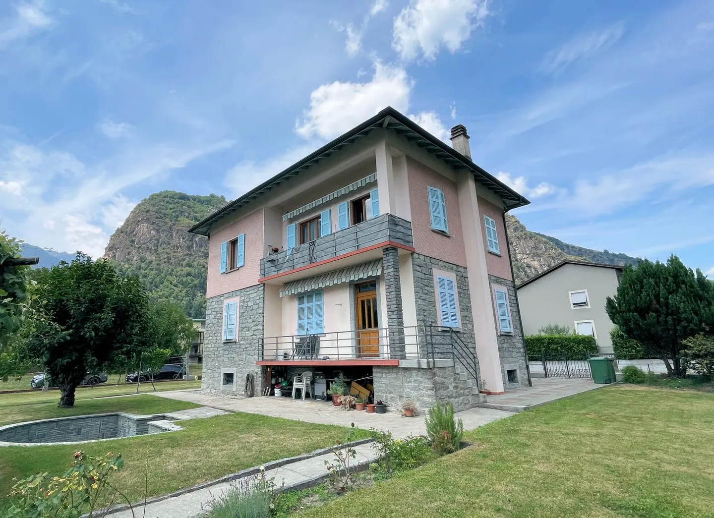Zweifamilienhaus mit Entwicklungspotenzial - Foto 5 von 19