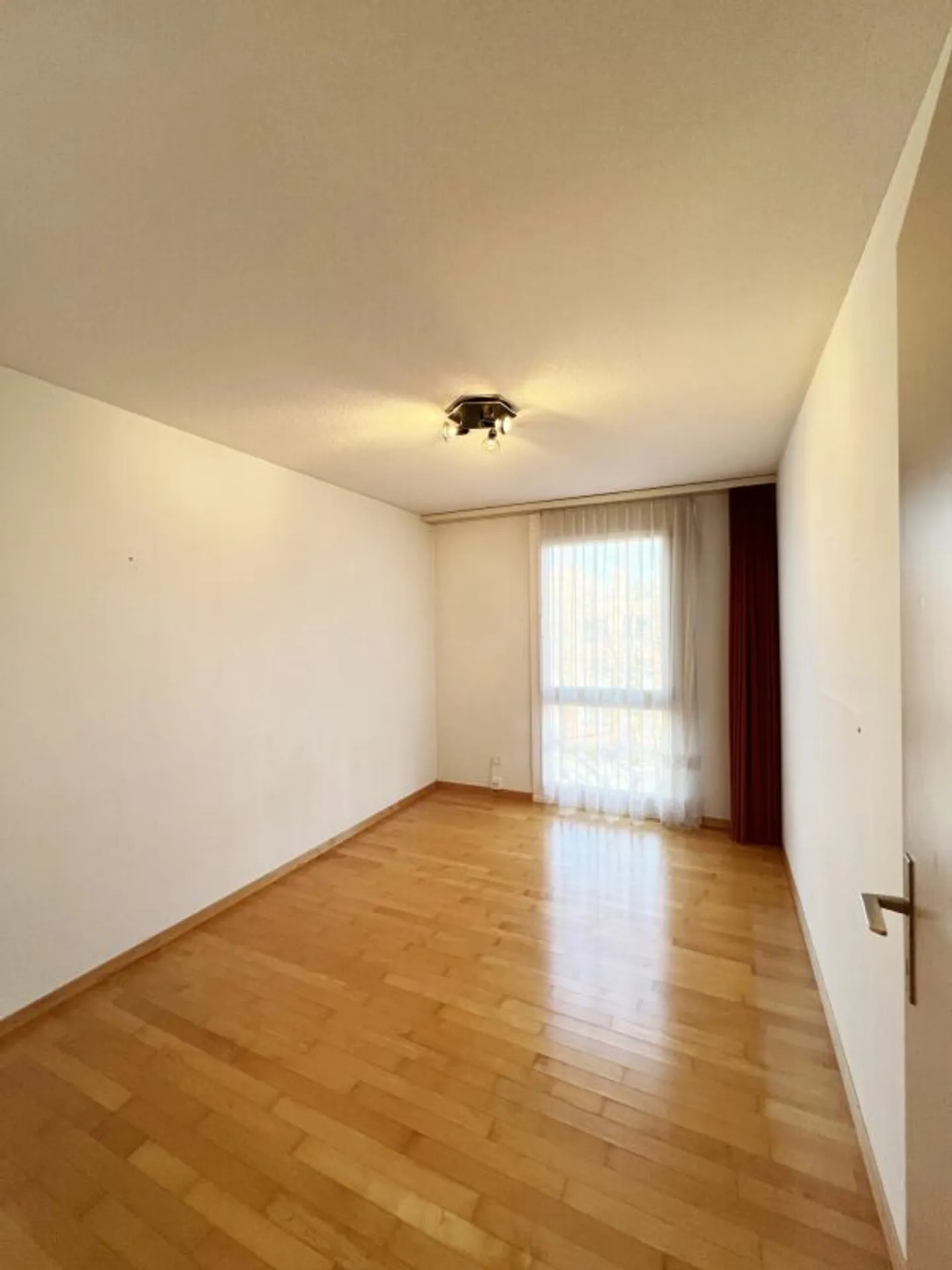 Spacious 6½-Room Apartment - Photo 7 of 9