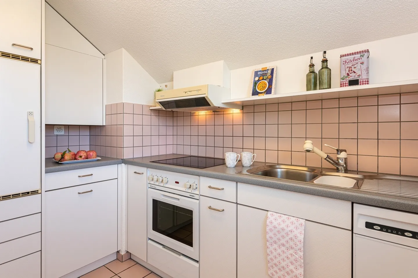 Incantevole attico con due balconi - Foto 2 di 7