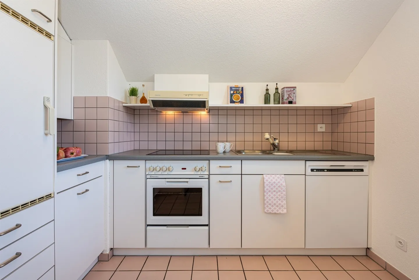 Incantevole attico con due balconi - Foto 3 di 7