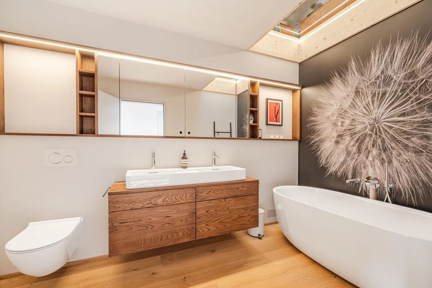 Beautiful living with a panoramic view - Photo 3 of 9