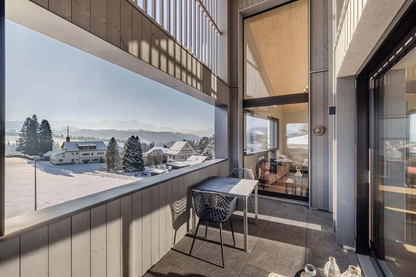 Beautiful living with a panoramic view - Photo 6 of 9