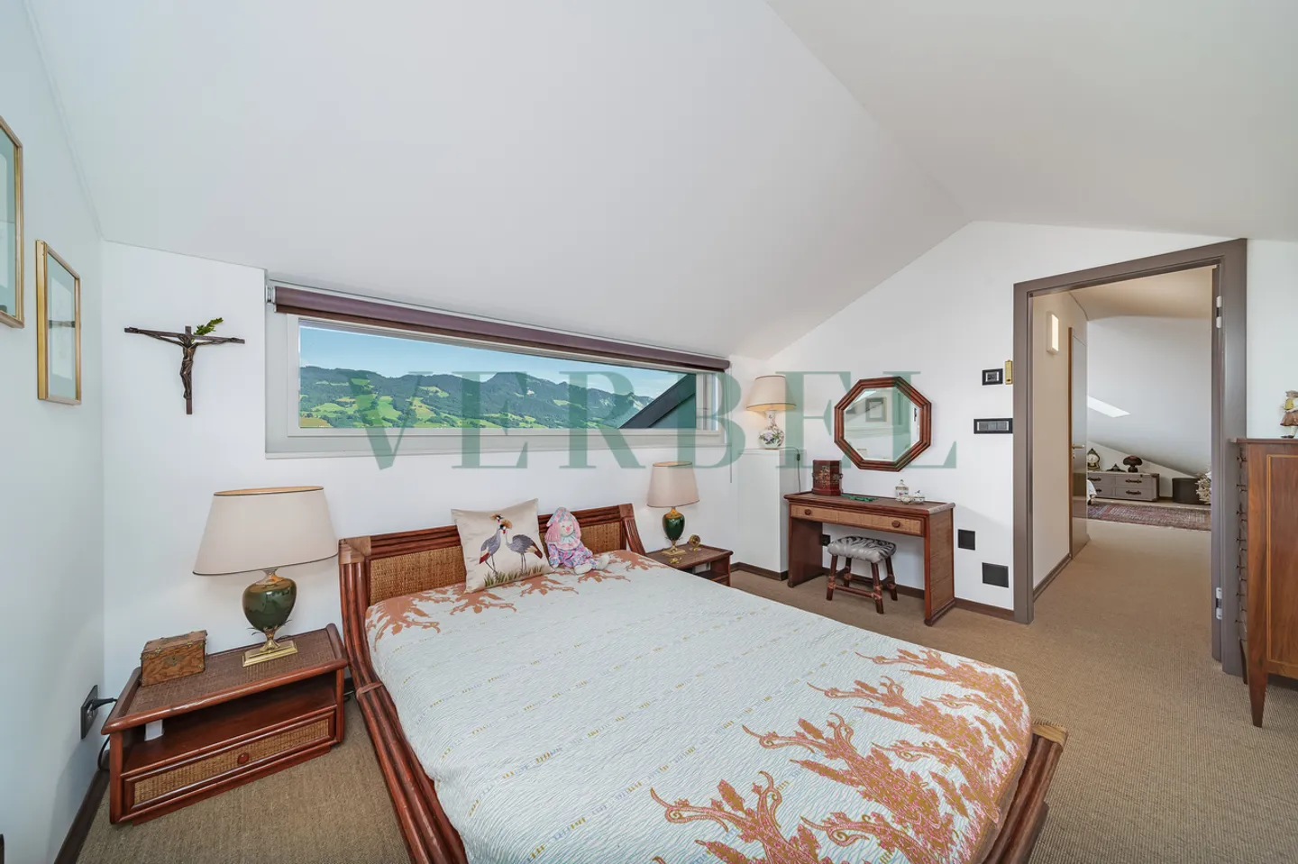 Penthouse duplex with exceptional view of the lake and mountains - Photo 13 of 17