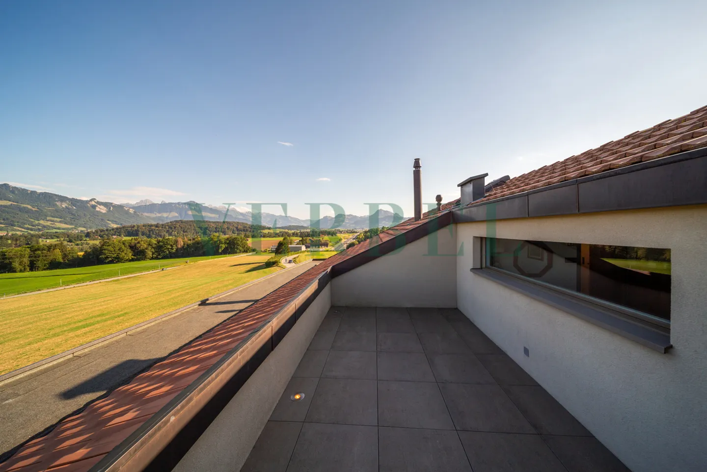 Penthouse duplex with exceptional view of the lake and mountains - Photo 14 of 17