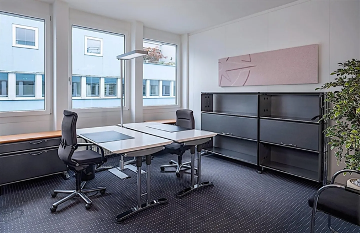 Uffici attraenti e luminosi in una posizione privilegiata vicino al lago e alla stazione centrale - Foto 4 di 7