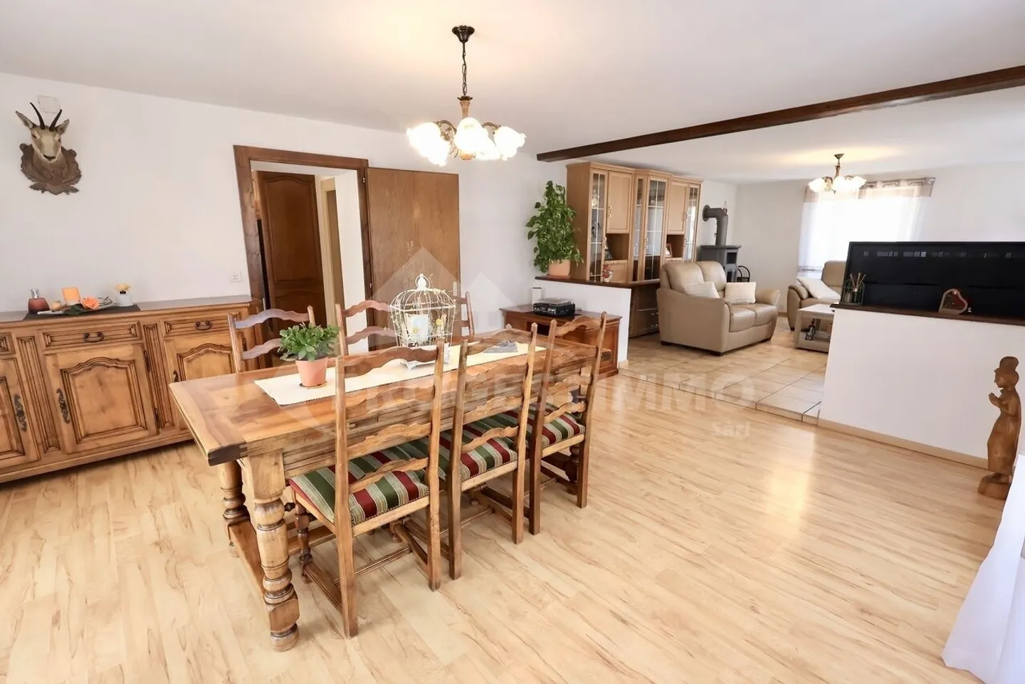 BUILDING WITH HIGH POTENTIAL - TWO APARTMENTS AND CONVERTIBLE BARNS - Photo 5 of 13