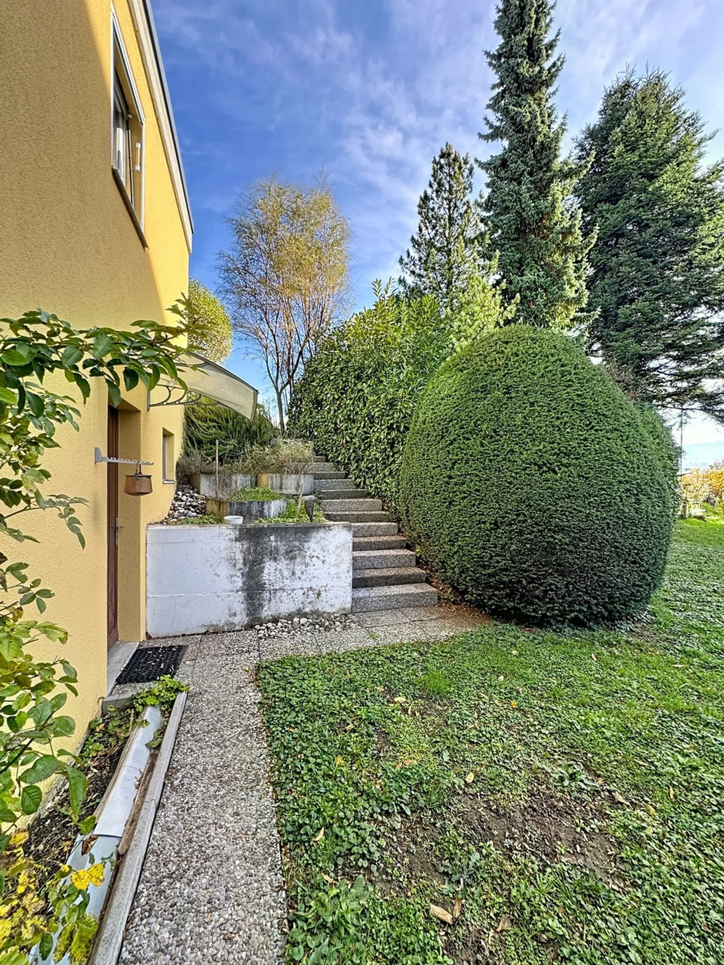 Casa bifamiliare con 5,5 stanze, recentemente ristrutturata - Foto 3 di 30