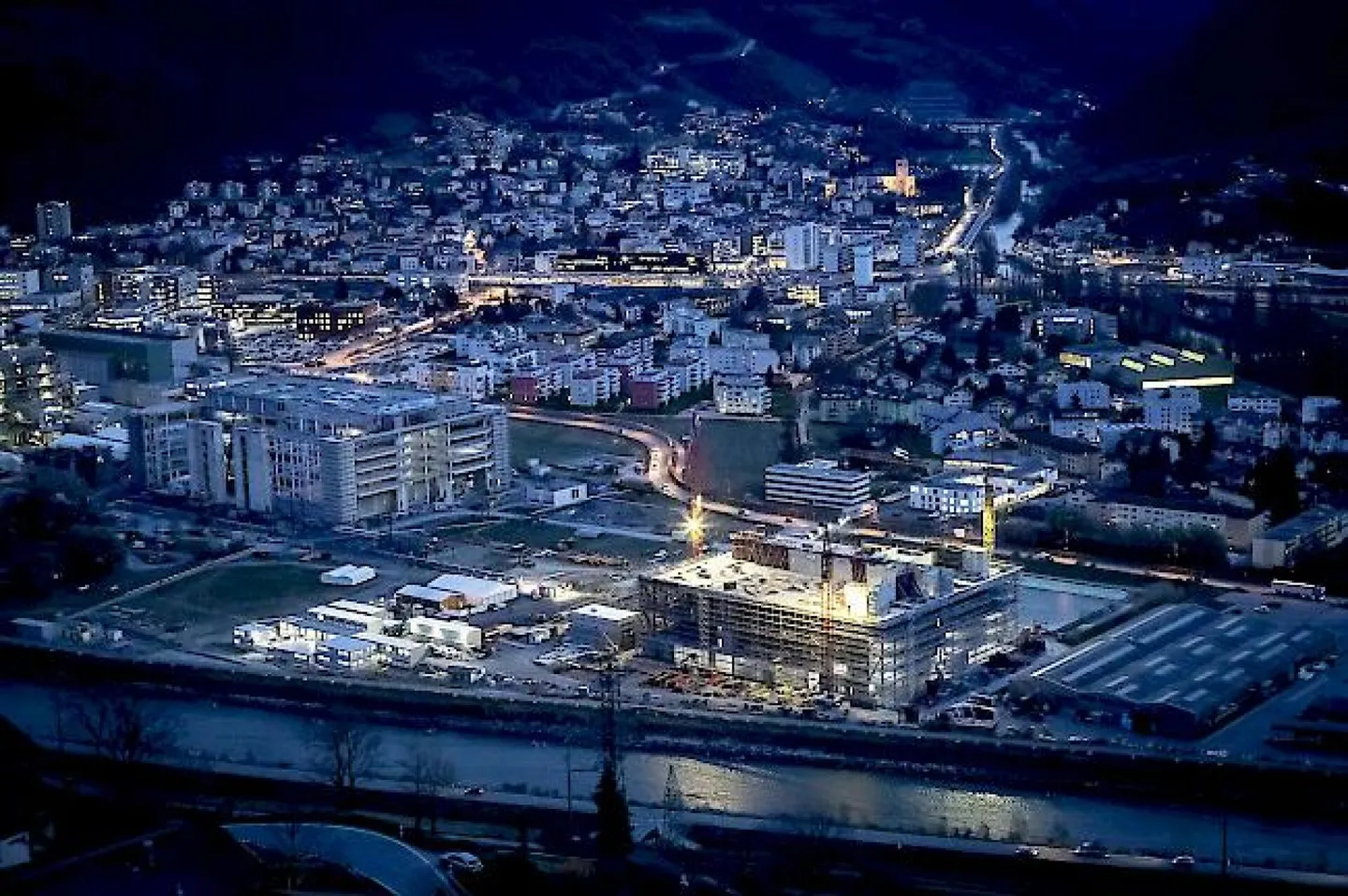 Bellissimo appartamento duplex ristrutturato e arredato di 3,5 locali a Visp - Foto 15 di 17
