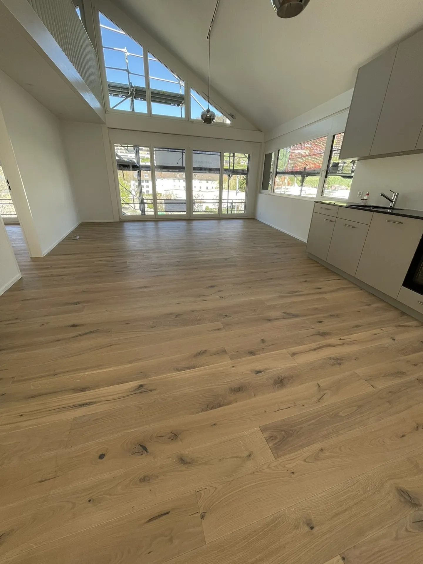 Magnifique appartement de 3,5 pièces avec galerie dans la vieille ville de Klingnau ! - Photo 6 sur 13