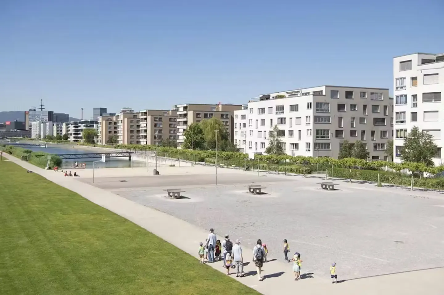 Charming Chalet in Opfikon - Photo 2 of 10