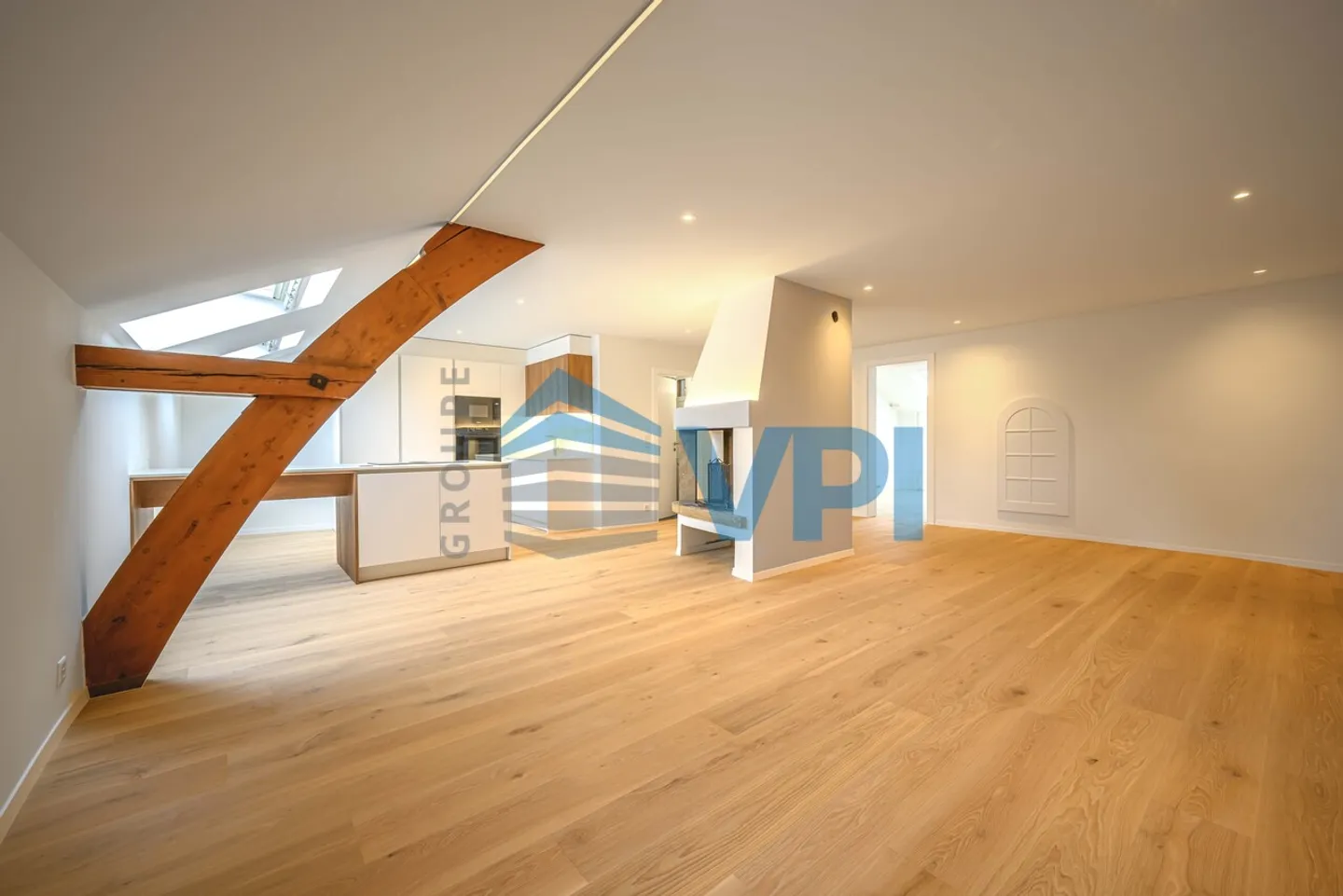 VEVEY - WUNDERSCHÖNE 2,5 ZIMMER RENOVIERT IM DACHGESCHOSS - Foto 1 von 8