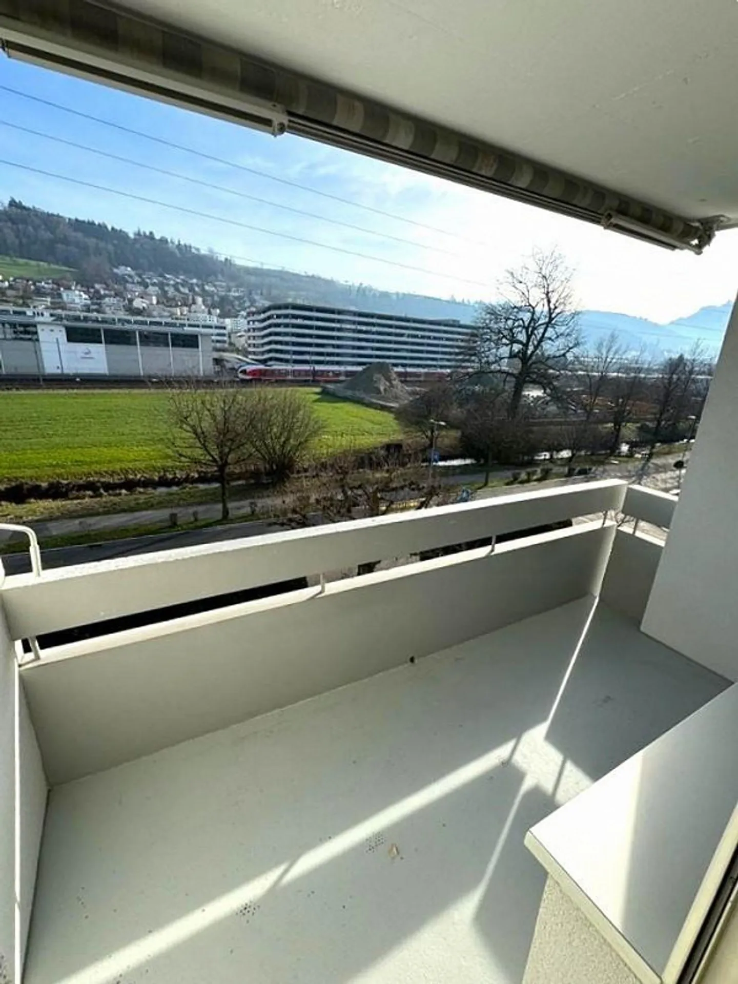 Ampio appartamento di 4 ½ locali a Buchrain - Foto 1 di 11