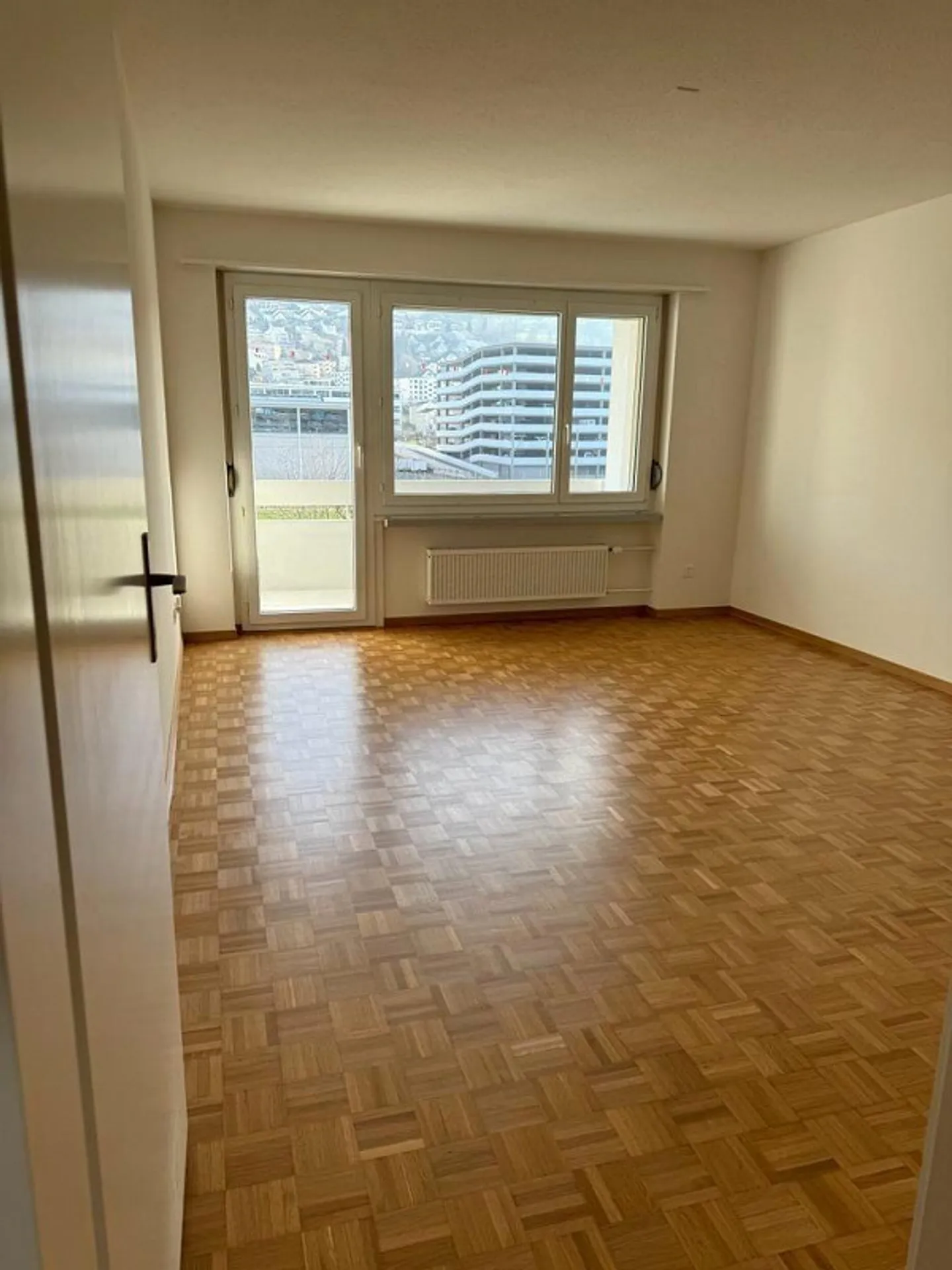 Ampio appartamento di 4 ½ locali a Buchrain - Foto 2 di 11