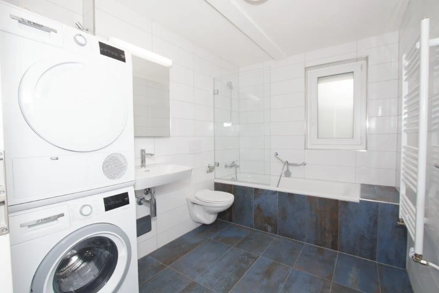Modernes Apartment mit Seesicht - Foto 4 von 11