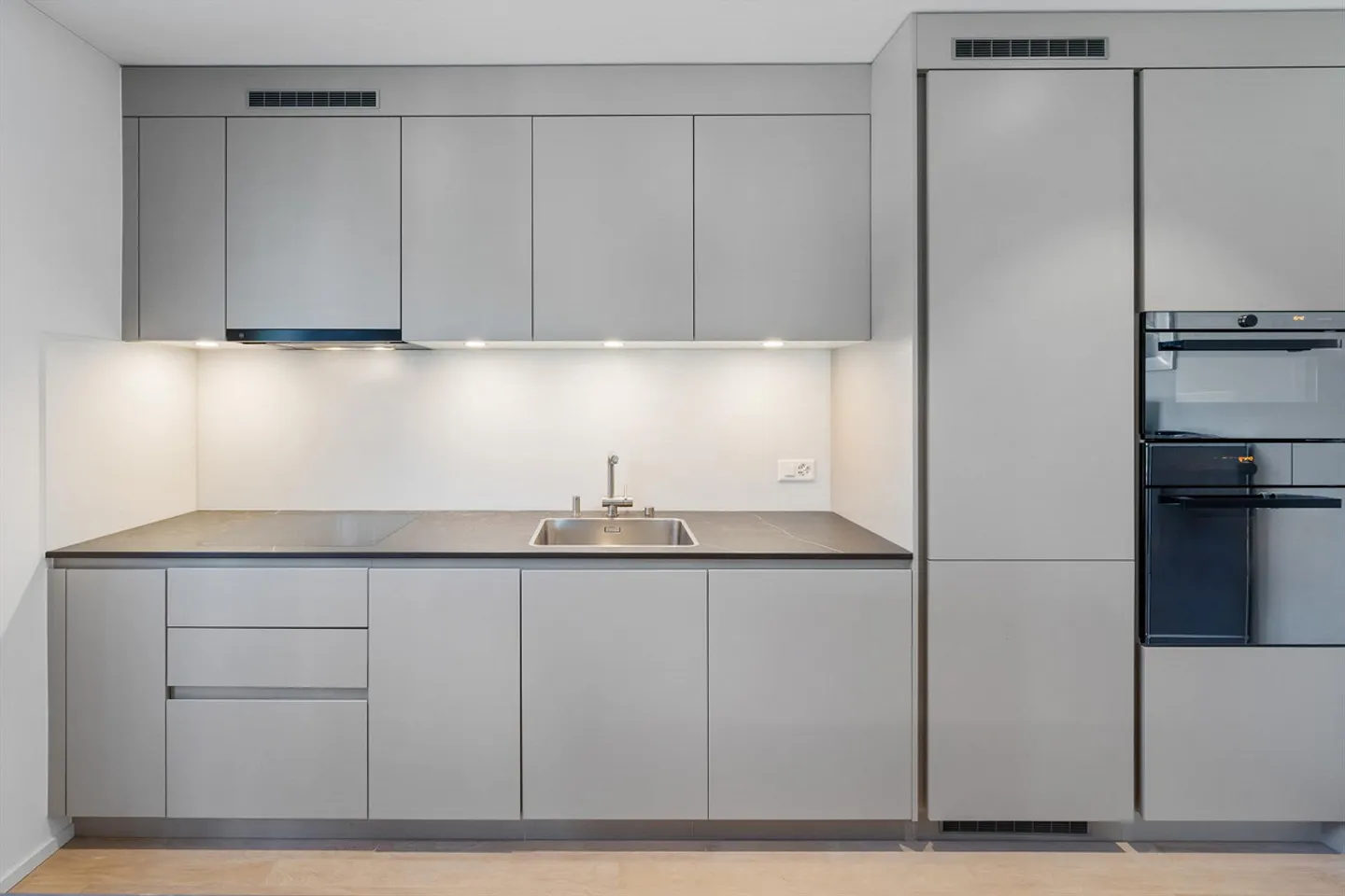 Moderno appartamento di 2,5 stanze in standard di proprietà - Foto 2 di 8