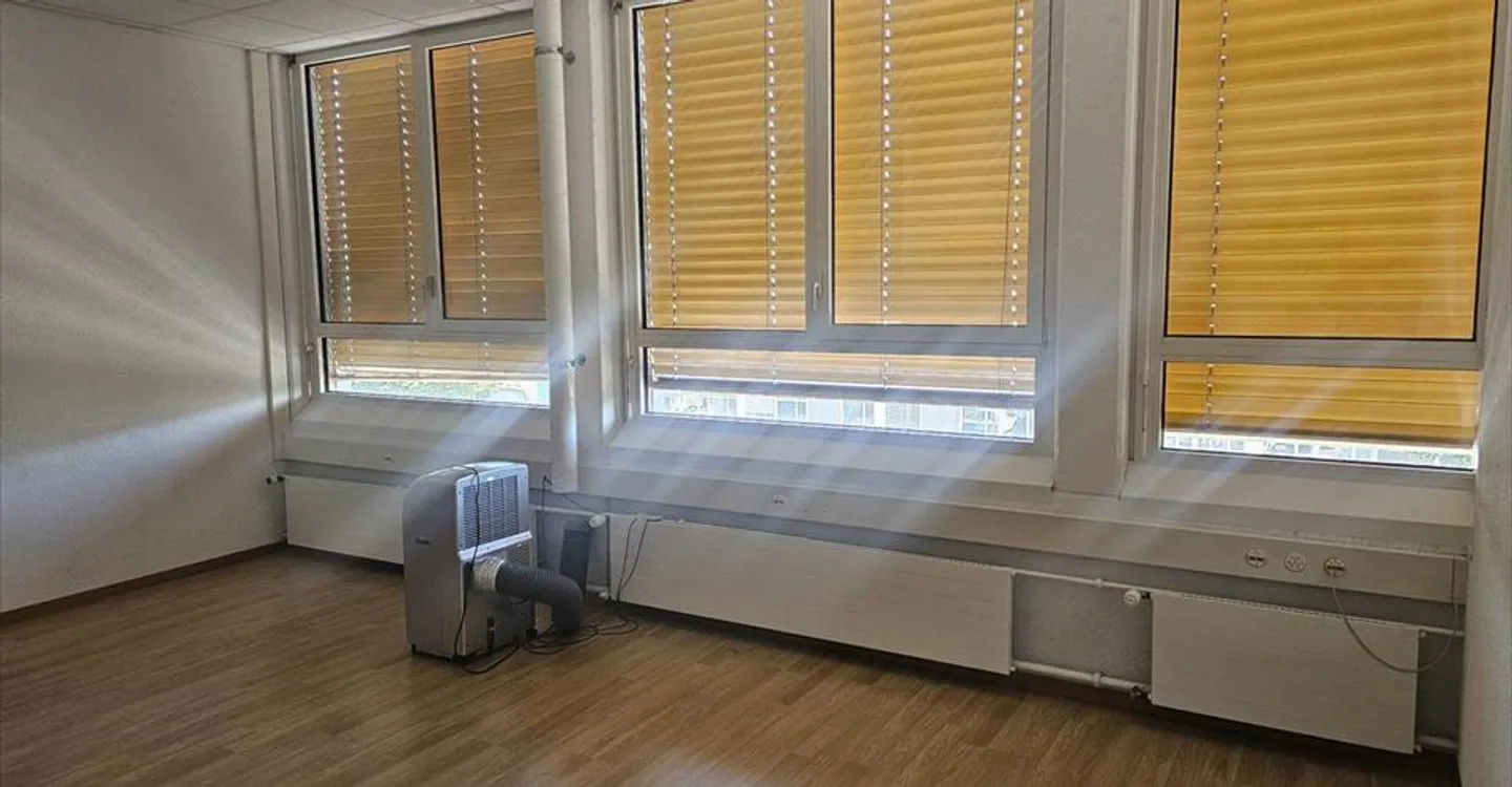 Office space for rent - Photo 5 of 6