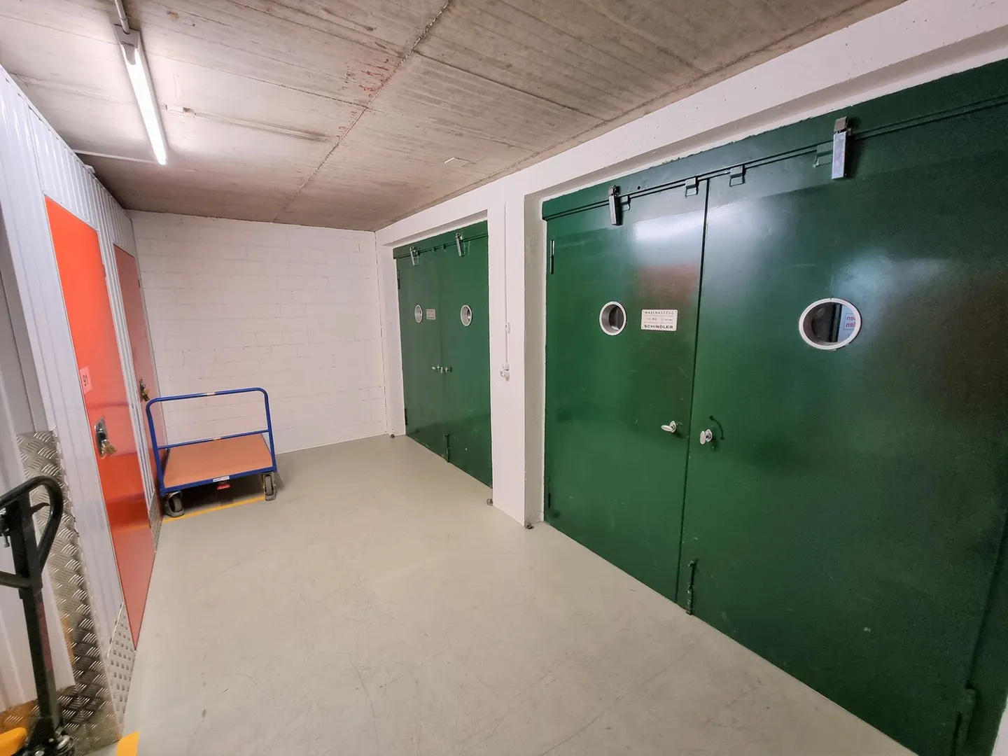 Lagerräume zw. 1m3 und 64m3 flexibel & günstig zu vermieten. Keine Kündigungsfrist. - Foto 4 von 8