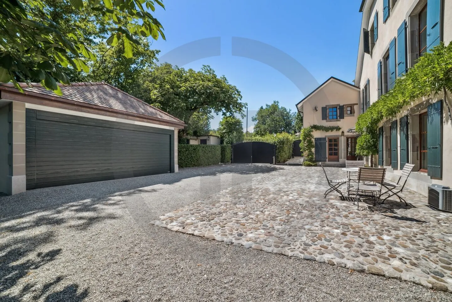 Sublime Master Property Furnished on the Heights of Vandoeuvres - Photo 12 of 13