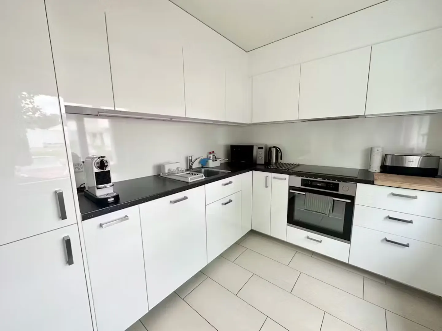 Stylish Co-living Room - Photo 9 of 10