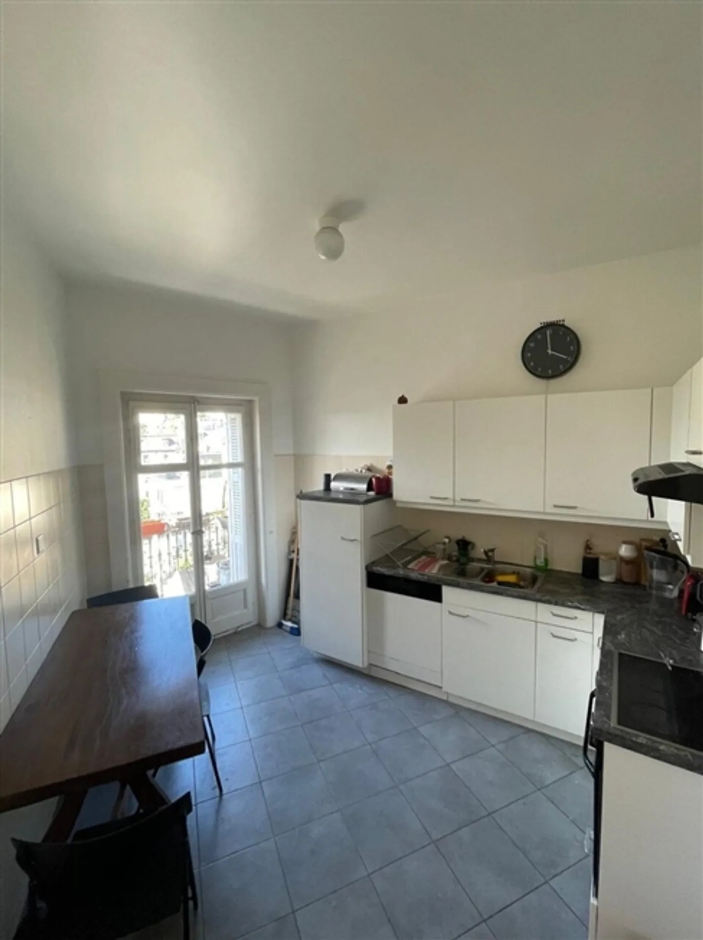 4.0 Room Apartment on the 5th Floor - Photo 6 of 8