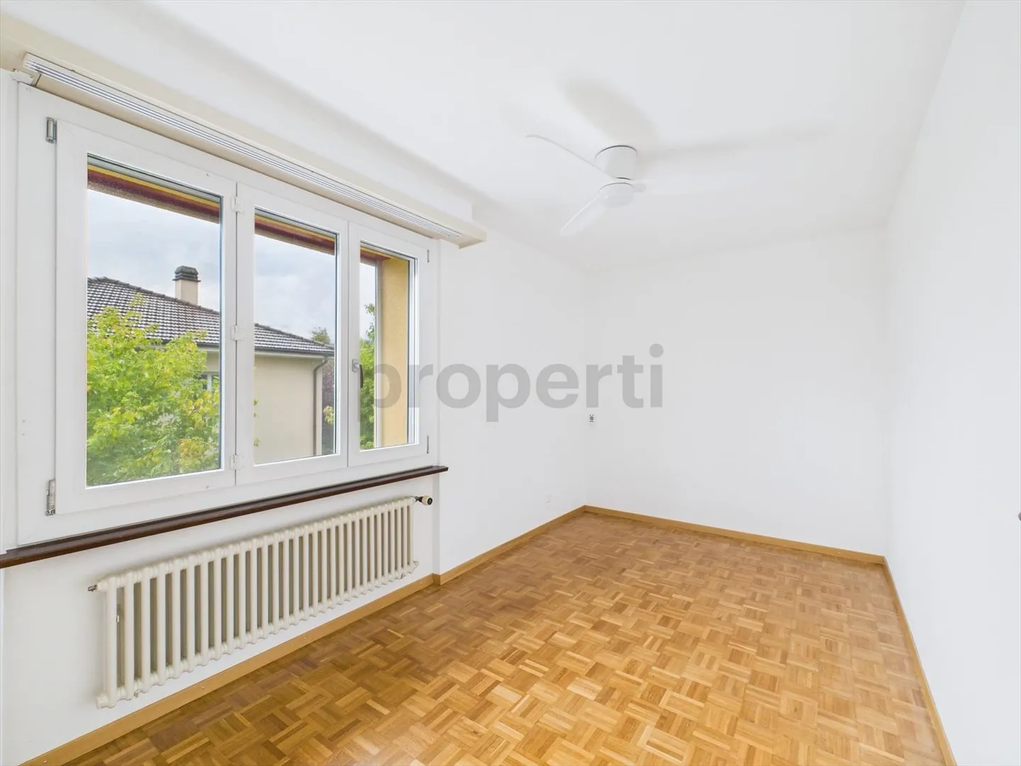 Appartamento affascinante con 2 camere e vista panoramica ad Auvernier - Foto 4 di 8