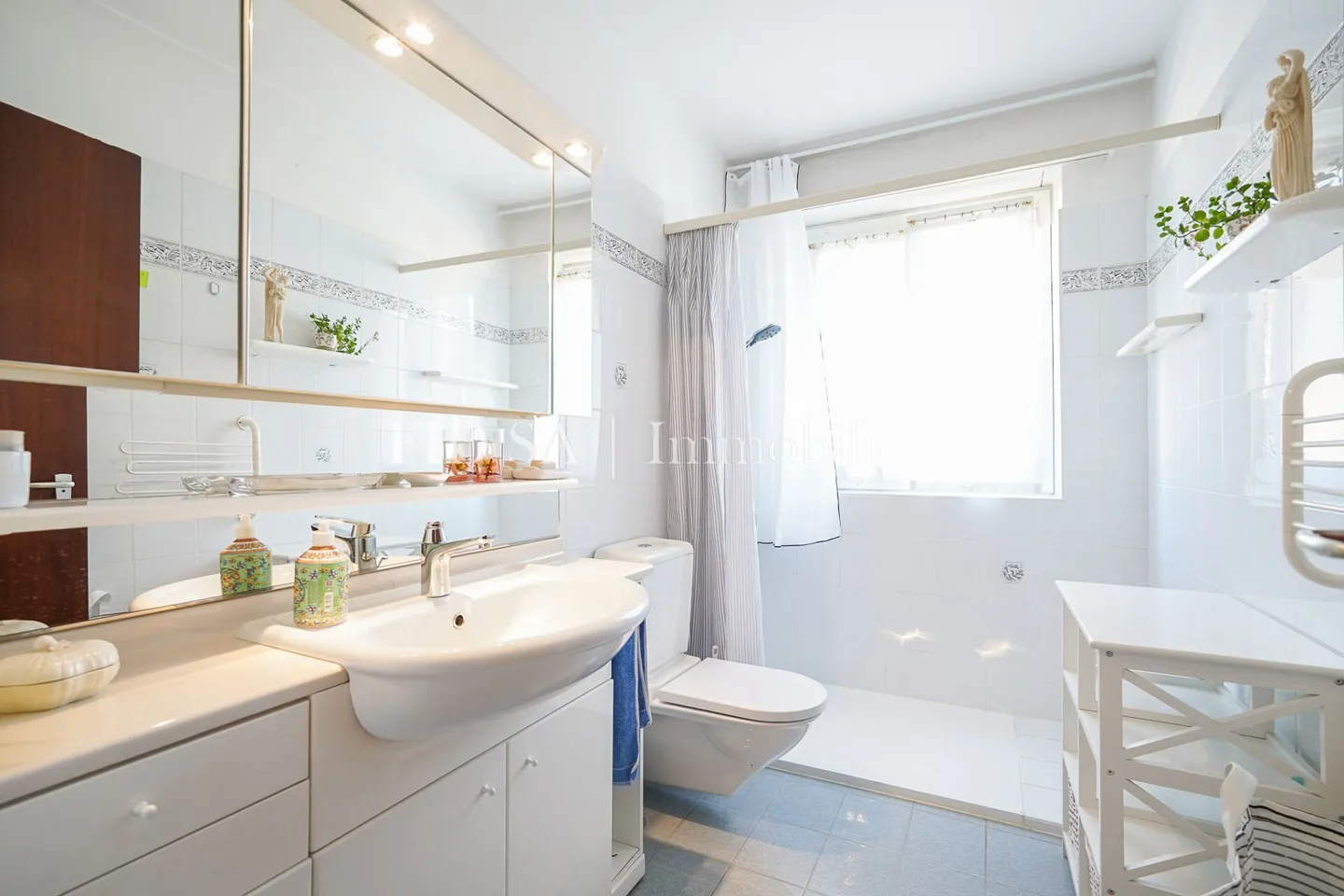 LOSONE - Ampio appartamento di 3,5 locali in un tranquillo quartiere residenziale - Foto 9 di 10